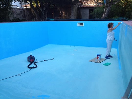 painting the swimming pool 6